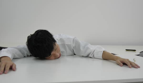 妻の浮気が原因で離婚するか迷うときの無料の相談相手